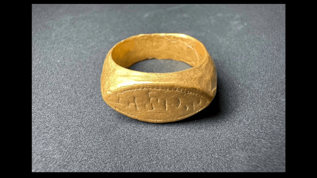 Archaeologists in Greece and Thailand Find Ancient Gold Jewelry